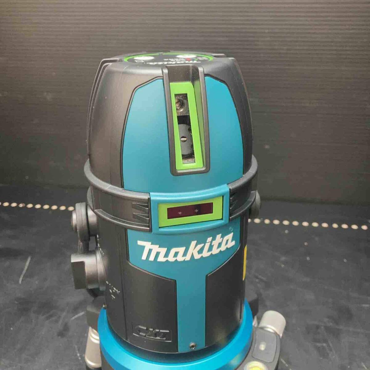 Makita SK507GDZN Laser Marker 10.8V 4.0Ah Battery and Charger Set [h1209024415]