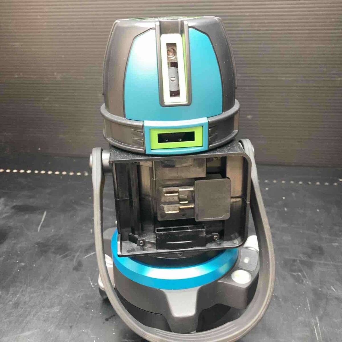 Makita SK507GDZN Laser Marker 10.8V 4.0Ah Battery and Charger Set [h1209024415]