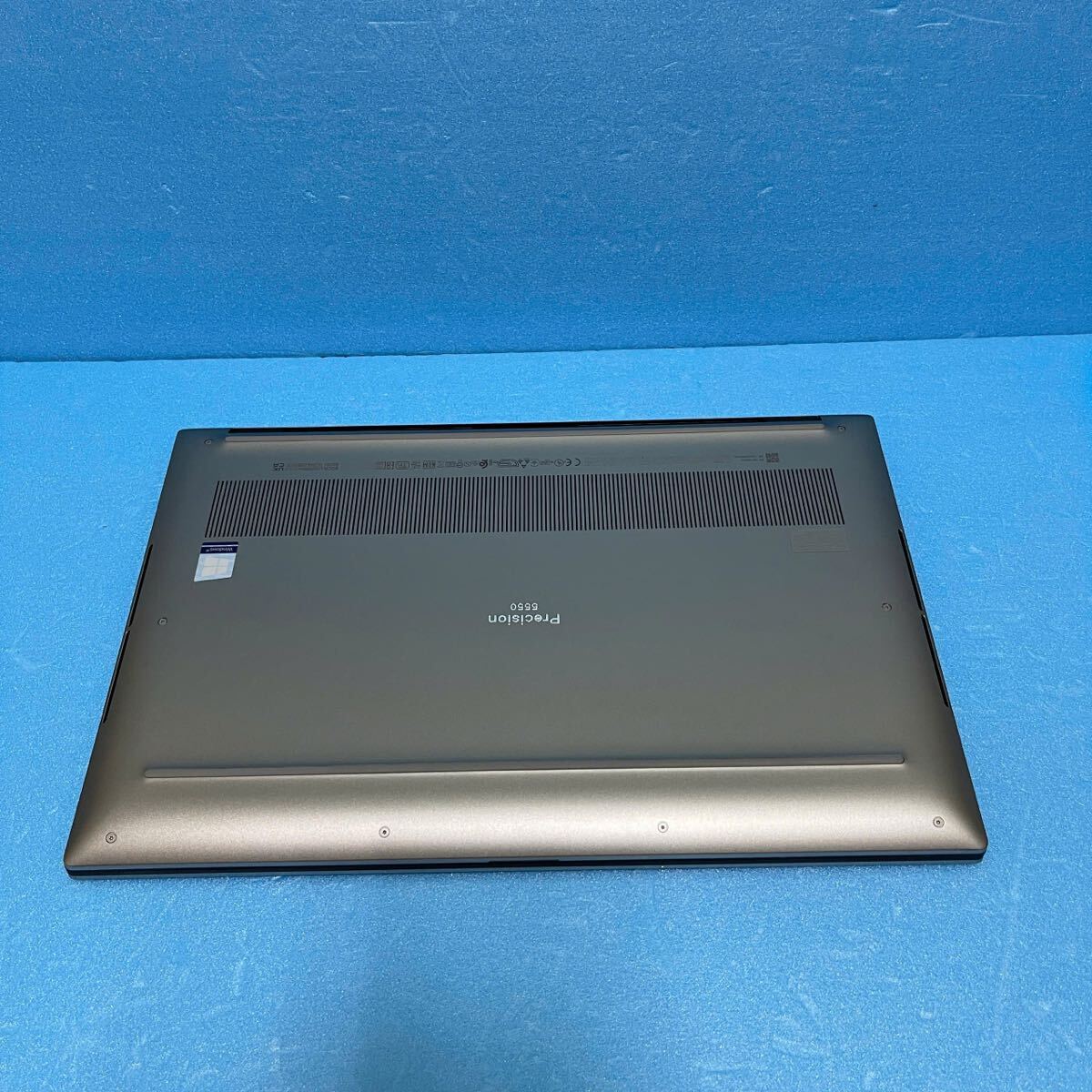 Dell Precision 5550 | Core i9 | 32GB Memory / 1TB SSD / NVIDIA Quadro T2000 [k1210065963]