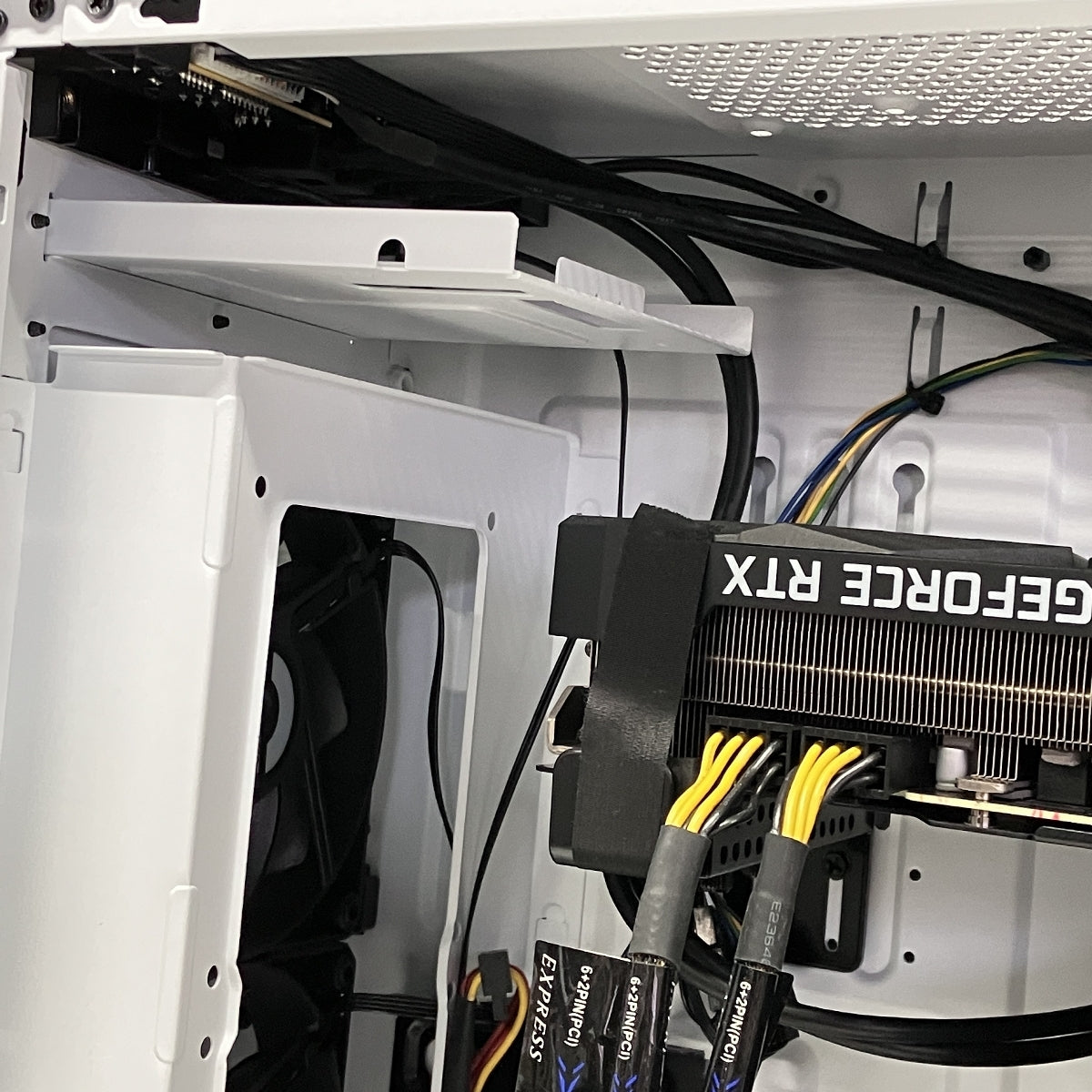 Inversenet FRONTIER Desktop PC i7-14700F 32GB 2TB NVIDIA GeForce RTX 3080 [w1211081799]