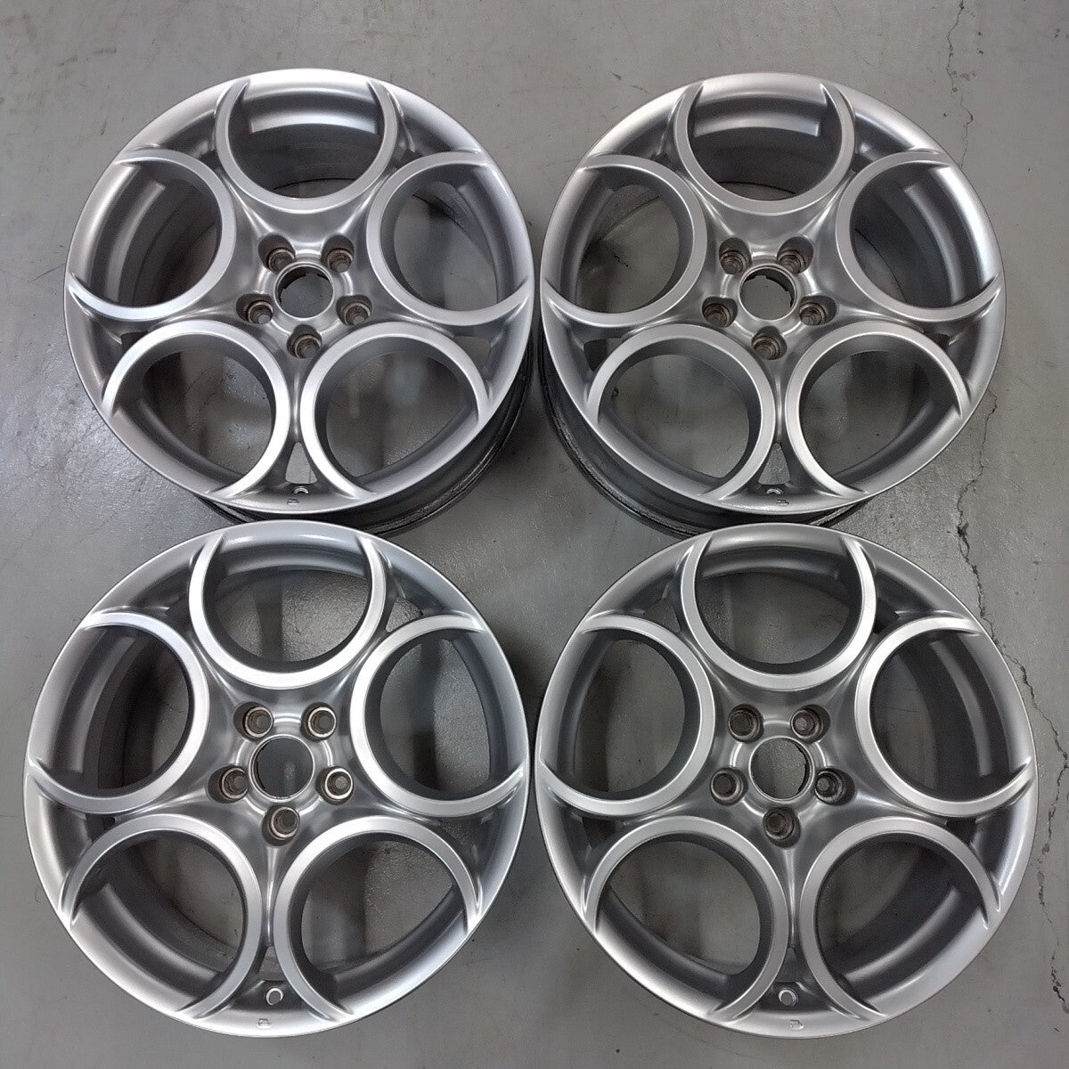 Alfa Romeo Giulietta Quadrifoglio Verde Genuine New Summer Tires 225/40R18 [g1212148948]