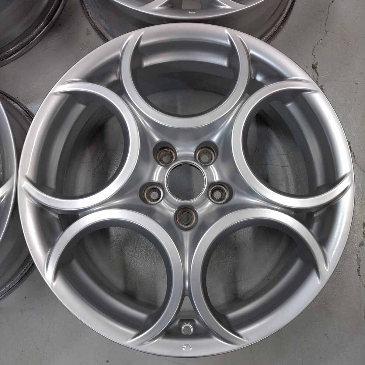 Alfa Romeo Giulietta Quadrifoglio Verde Genuine New Summer Tires 225/40R18 [g1212148948]