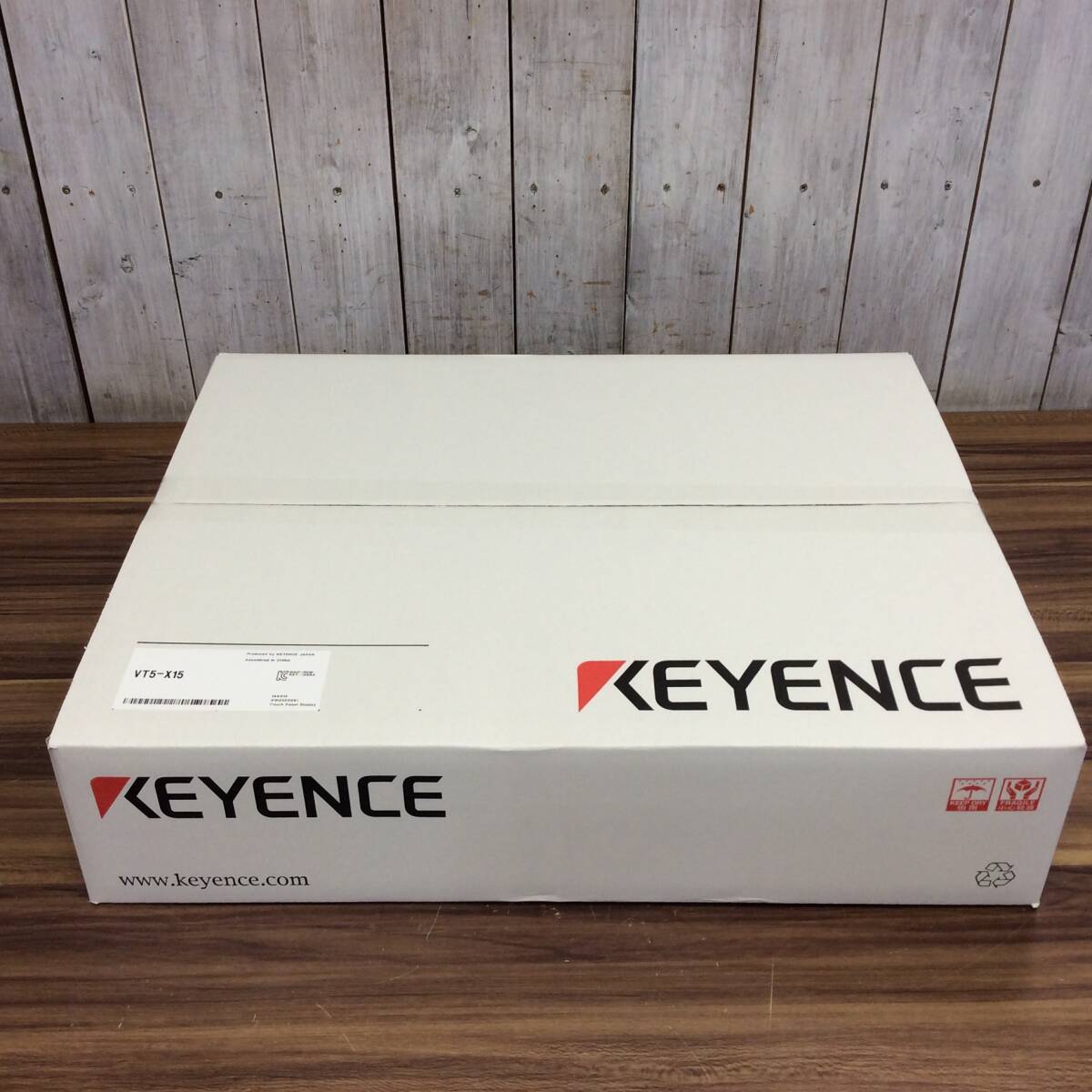 KEYENCE VT5-X15 15-inch TFT Color Touch Panel Display [e1212758961]