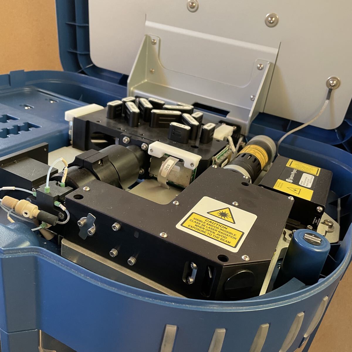 Applied Biosystems Attune Acoustic Focusing Cytometer Flow Cytometer [k1213474130]