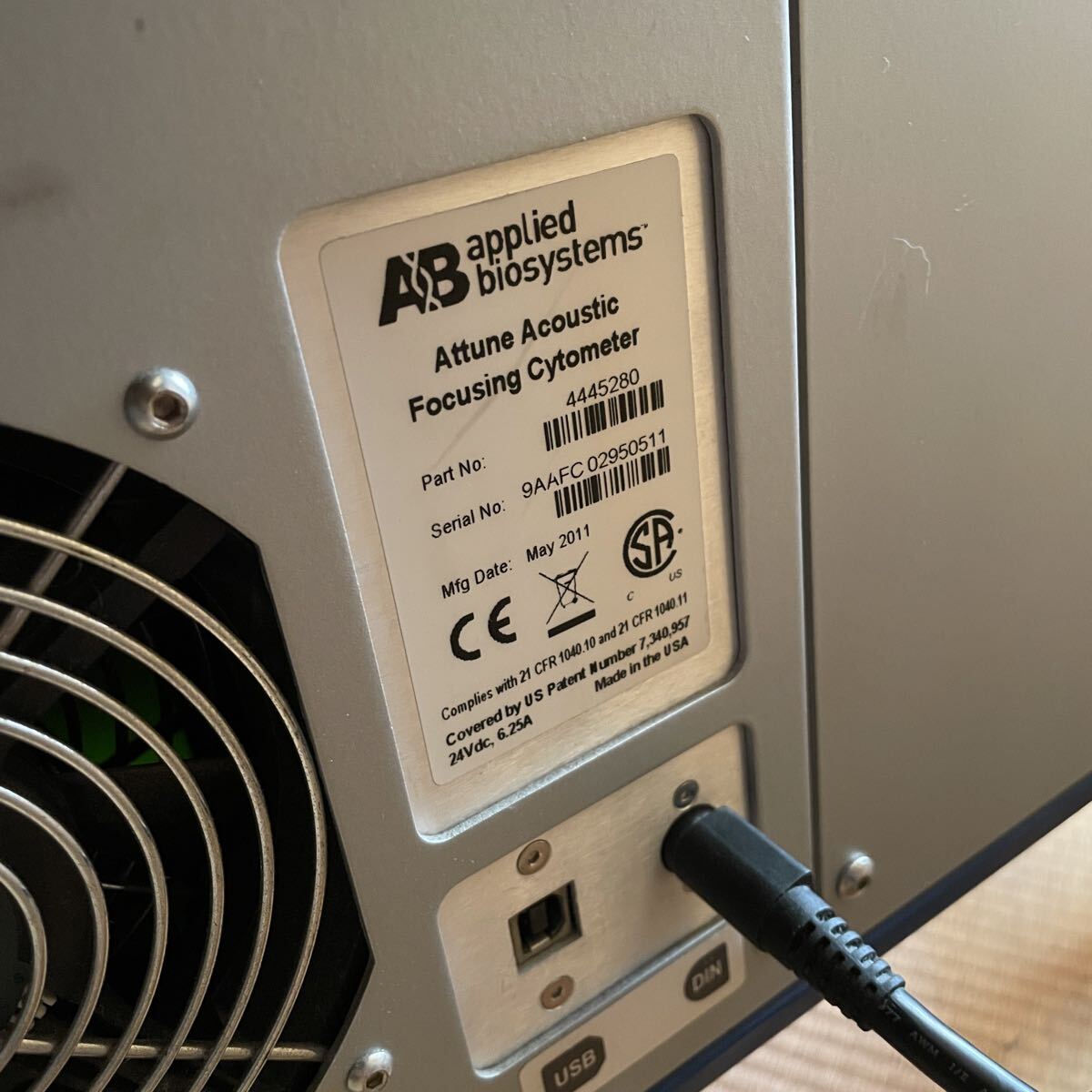 Applied Biosystems Attune Acoustic Focusing Cytometer [k1213474130]