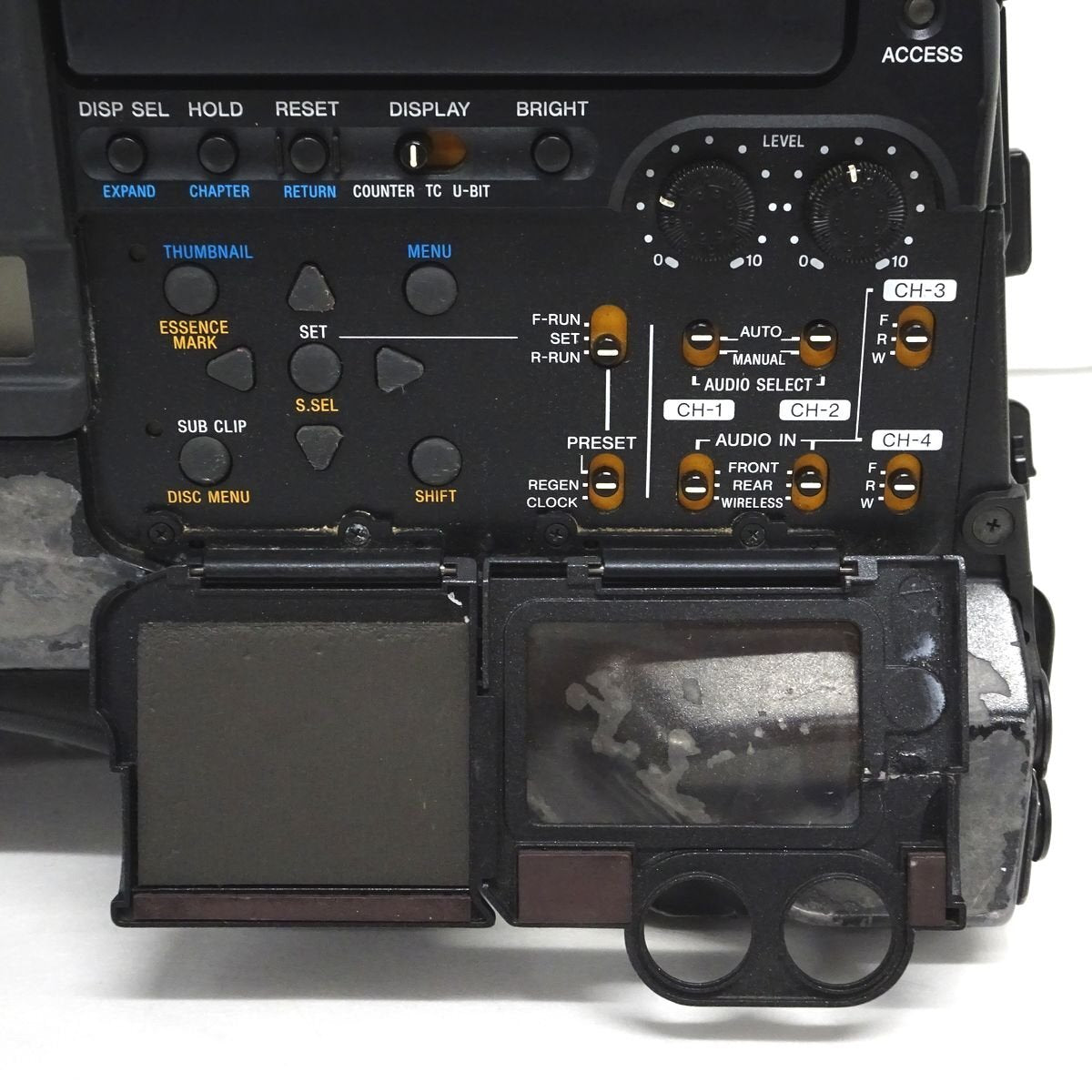 Sony PDW-700 XDCAM HD422 Broadcast Camcorder with Viewfinder and Microphone [b1215075056]