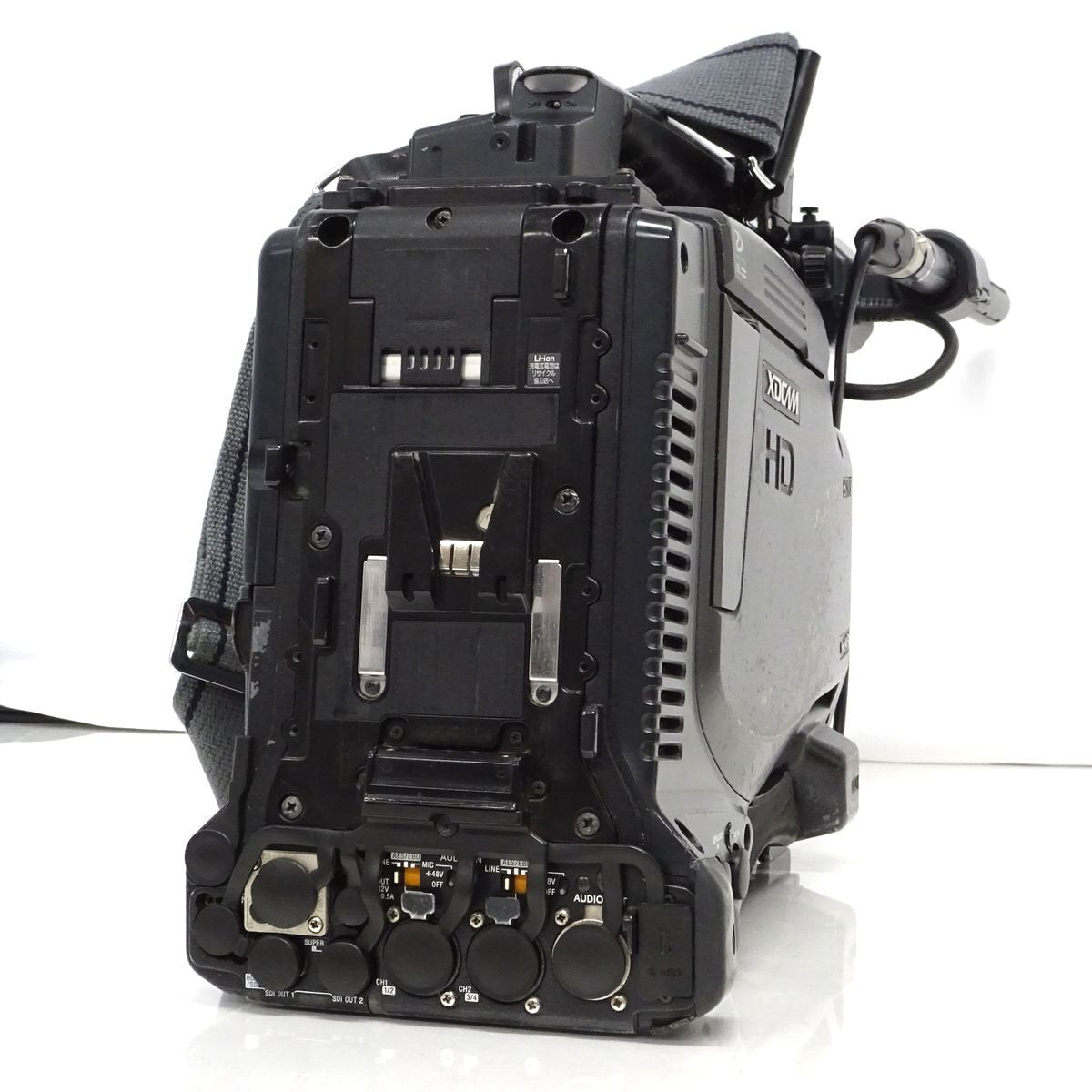 Sony PDW-700 XDCAM HD422 Broadcast Camcorder with Viewfinder and Microphone [b1215075056]