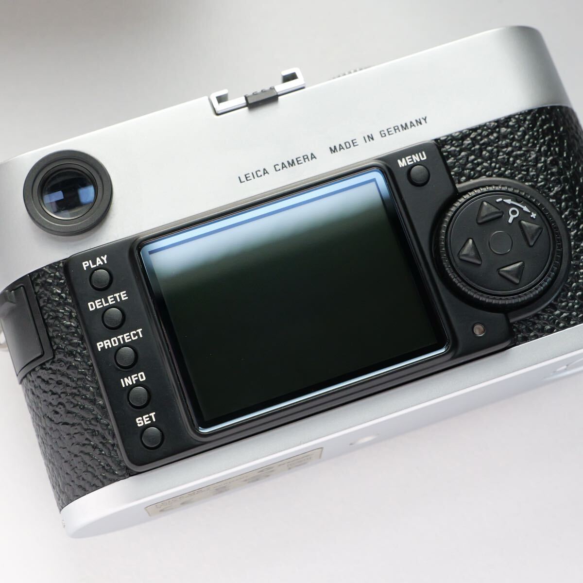 LEICA M8.2 Silver Chrome Camera Body [u1217130022]