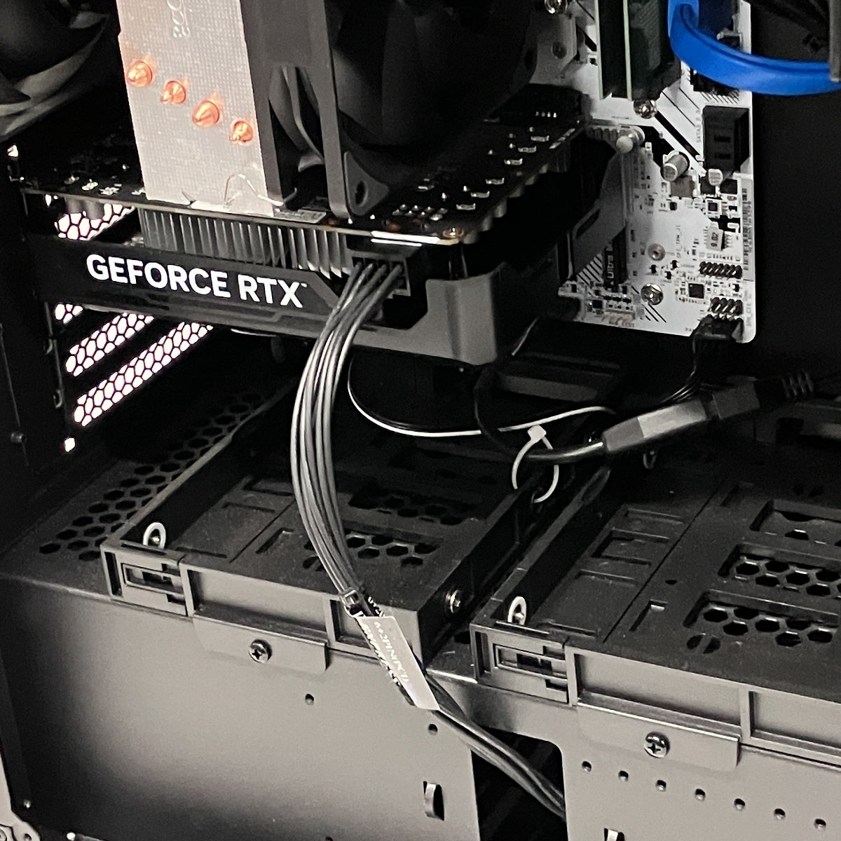 Thirdwave RM7C-R46 Desktop PC i7-14700F 16GB DDR5 1.0TB SSD NVIDIA GeForce RTX 4060 Windows 11 [m1217596568]