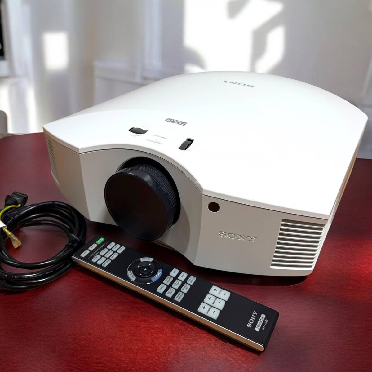 SONY VPL-HW50ES SXRD Video Projector 3D 1700 Lumens [g1217855112]