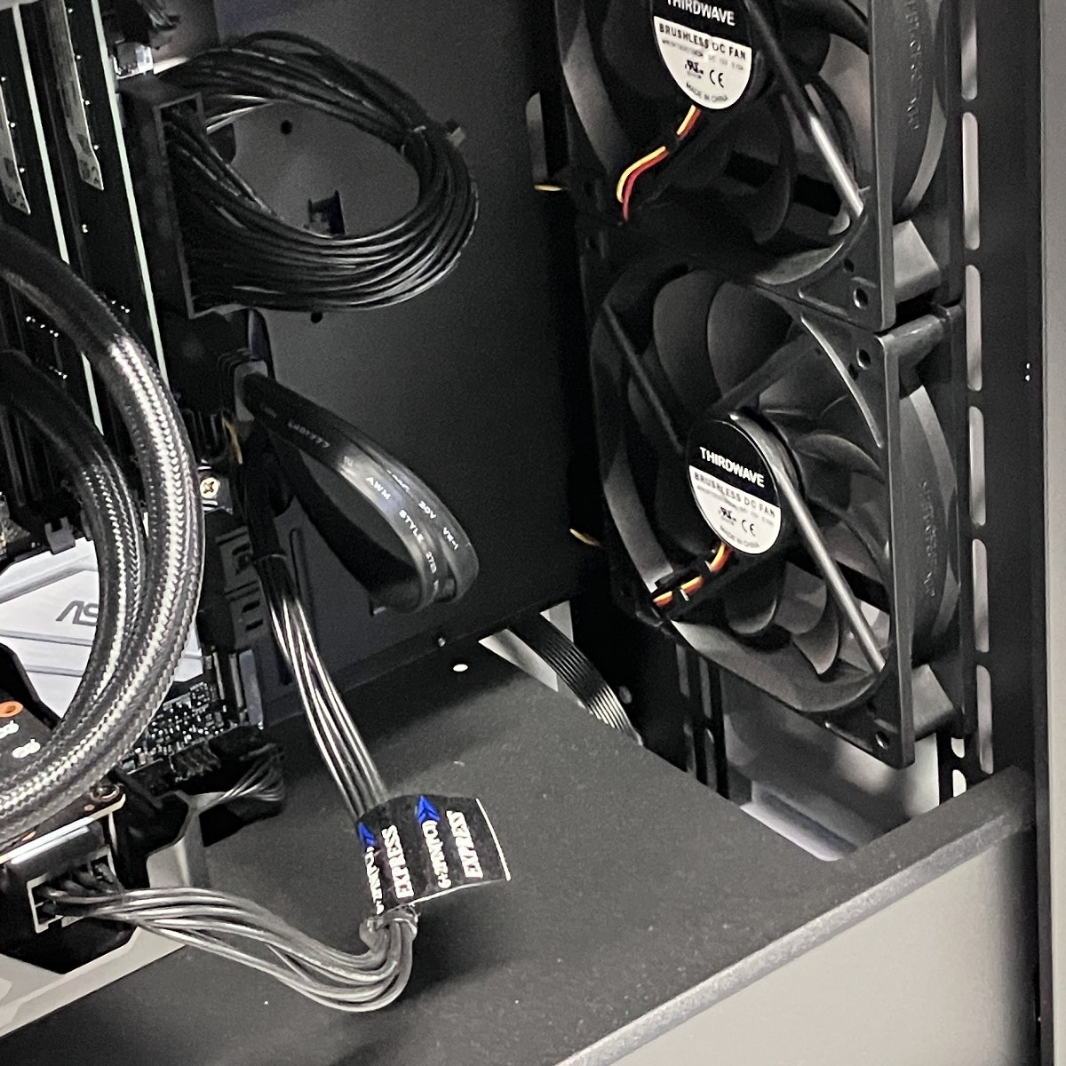 Thirdwaved Night 7 5700X Processor 16GB SSD 1TB DDR4 Nvidia GeForce Churx 4060 [m1218415925]