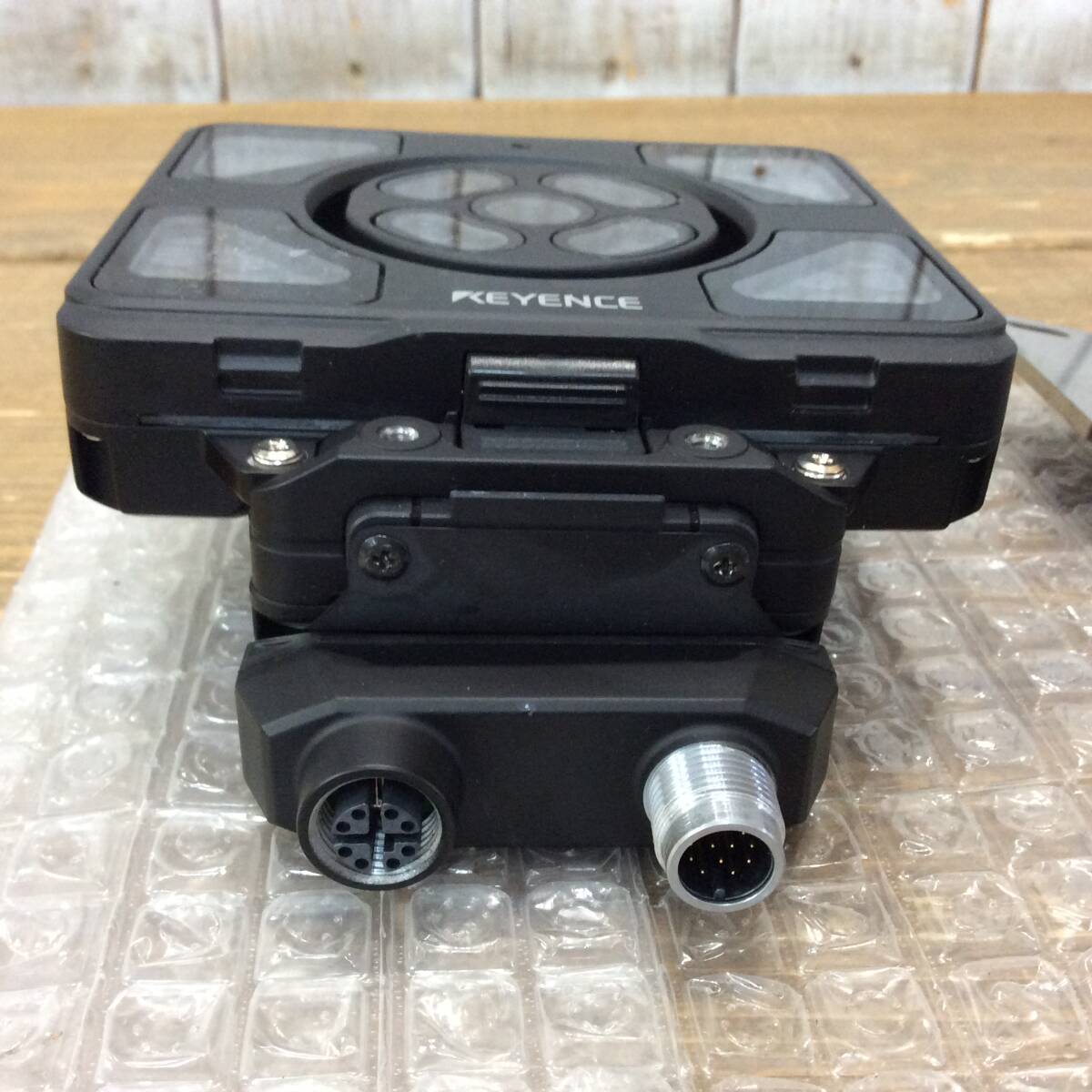 KEYENCE IV3-L6C Amplifier Imaging Lighting Unit Sensor Wide Field of View Color AF Specification [c1218703501]