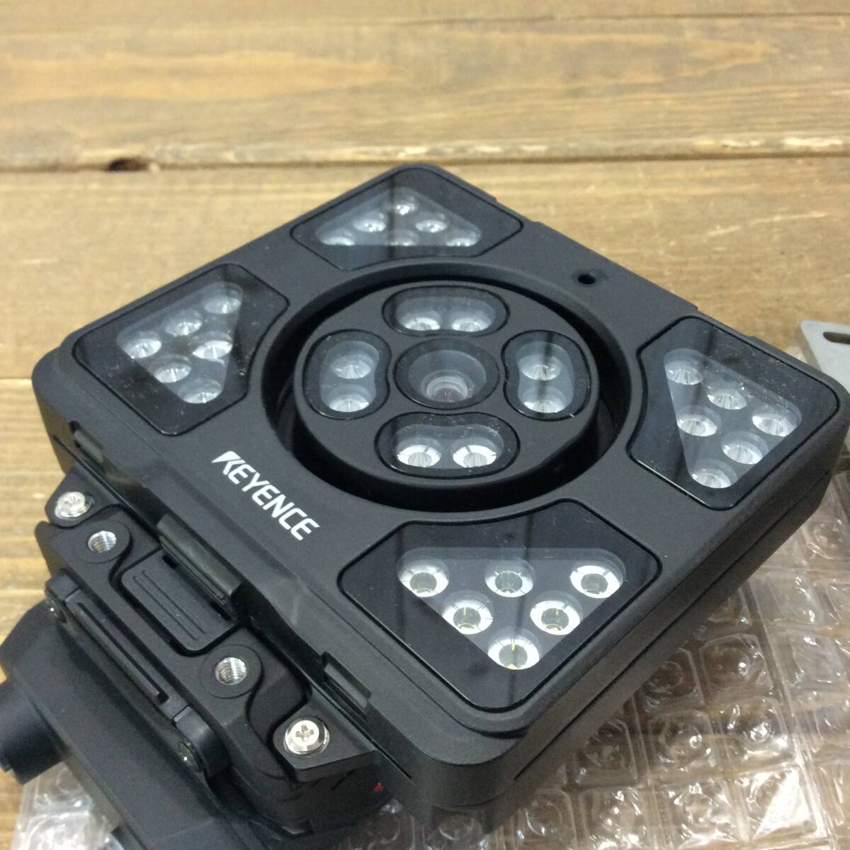KEYENCE IV3-L6C Amplifier Imaging Lighting Unit Sensor Wide Field of View Color AF Specification [c1218703501]