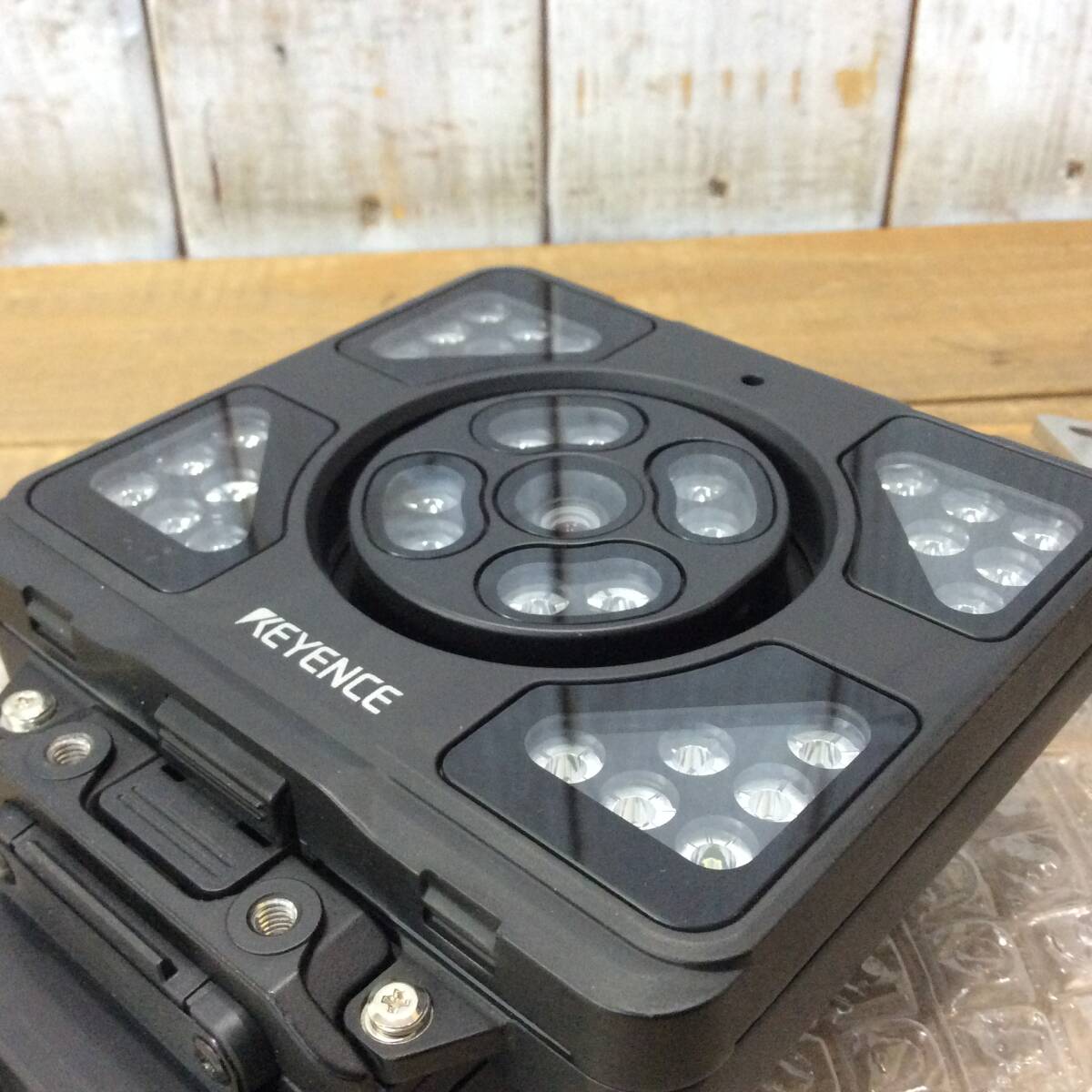 KEYENCE IV3-L6C Amplifier AI Imaging Lighting Unit Wide Field of View Color AF Specification [o1218696467]