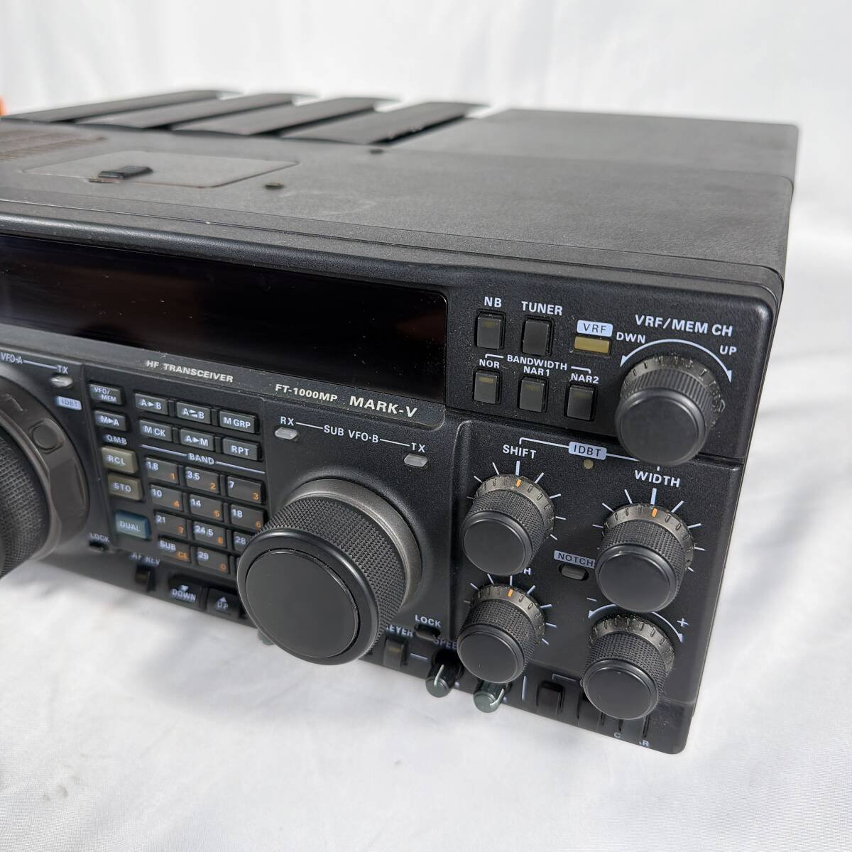 YAESU FT-1000MP MARK-V HF/50MHz 200W Transceiver [x1218810010]
