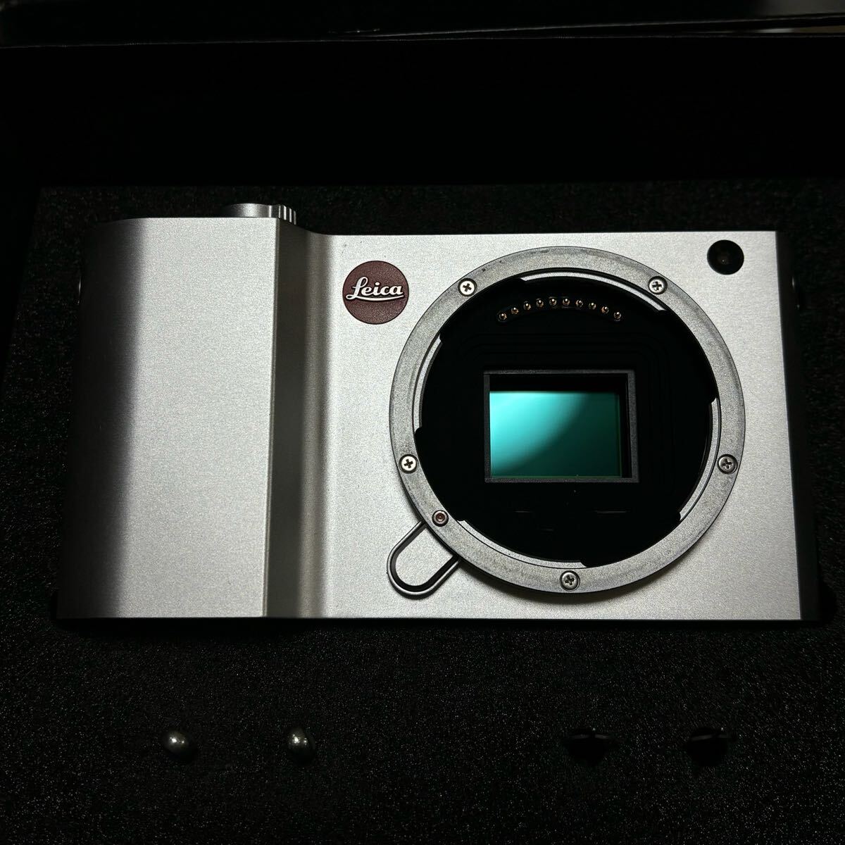 Leica TL Silver Body Mirrorless Camera [x1218834442]