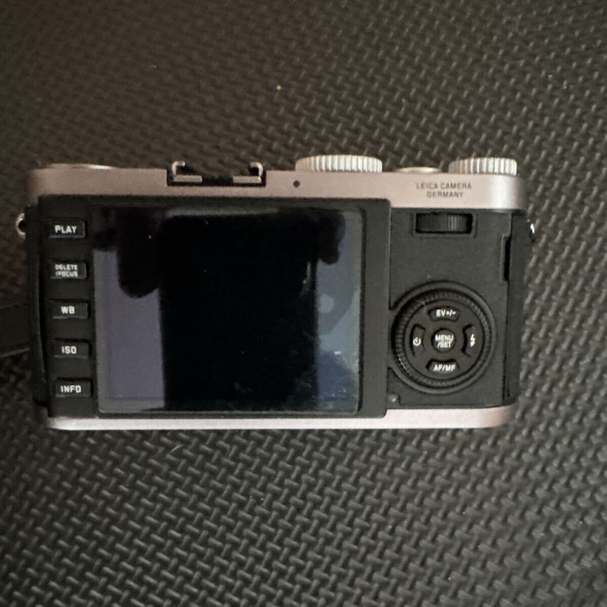 Leica X1 Digital Camera Silver [f1219050996]