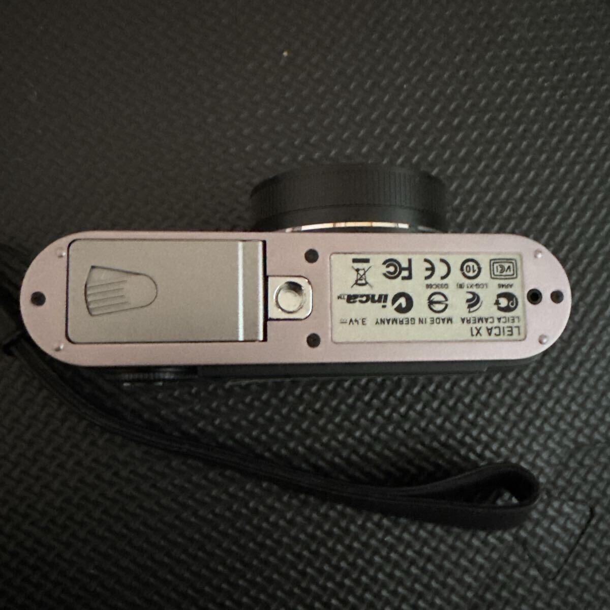 Leica X1 Digital Camera Silver [f1219050996]