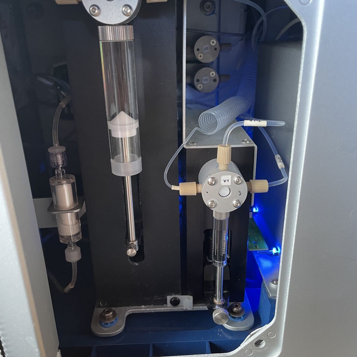 A&B Applied Biosystems Attune Cell Analyzer Flow Cytometer Automatic Cell Analyzer [k1219725645]