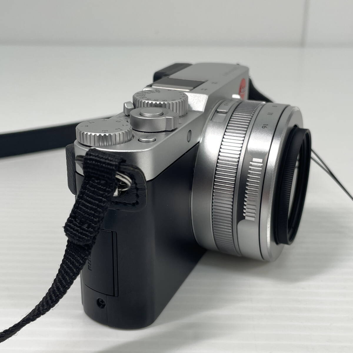 LEICA D-LUX7 Compact Digital Camera DC VARIO-SUMMILUX 1:1.7-2.8/10.9-34 [k1220201136]