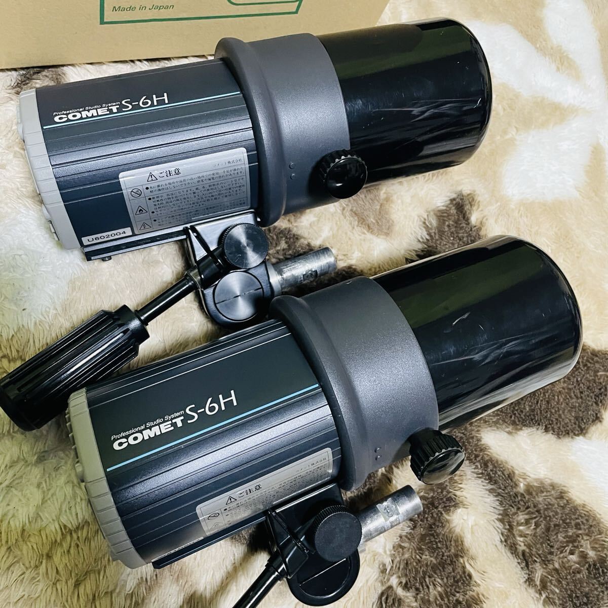 COMET ILS-444FS Strobe Light Set with S-6H Head for Photography Studio [u1220300943]