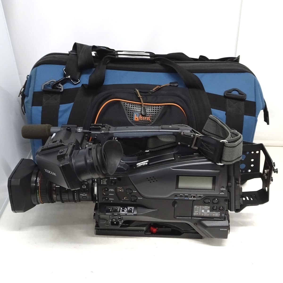 Sony PXW-X320 XDCAM Memory Camcorder with 16x Lens [t1220356295]