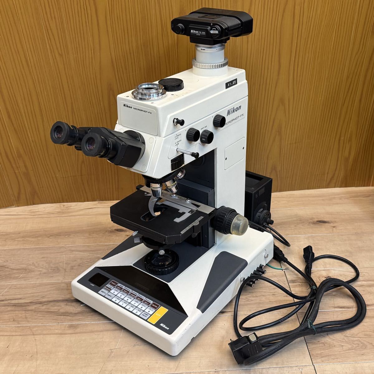 Nikon Microphot-FX Optical Microscope with Eyepiece and Objective Lenses [o1224155858]