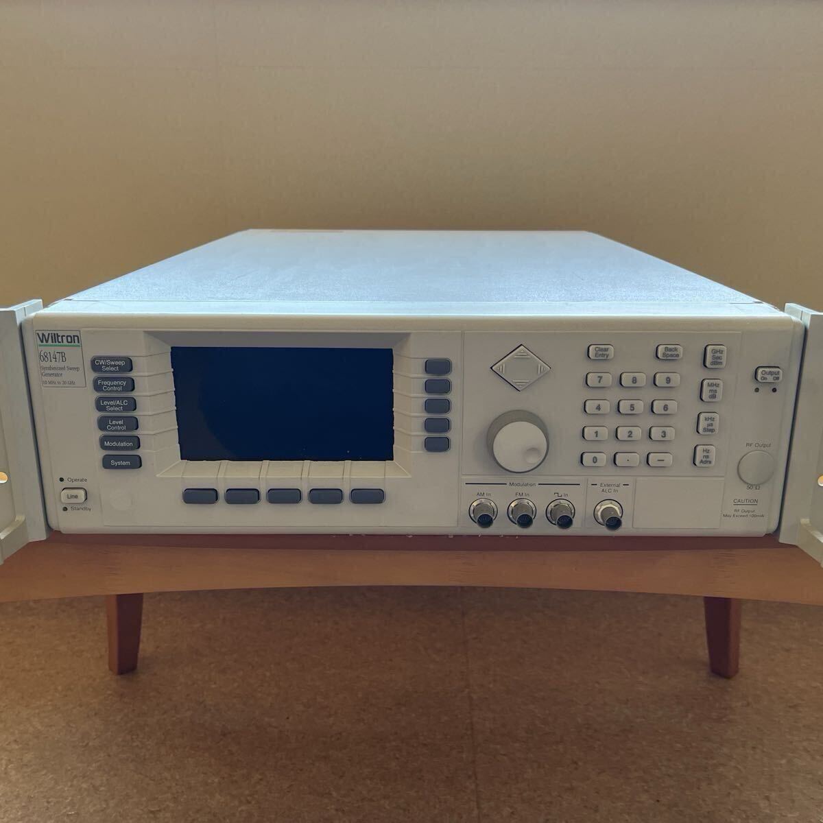 Anritsu Wiltron 68147B Synthesized Sweep Generator 10MHz-20GHz [e1226916327]