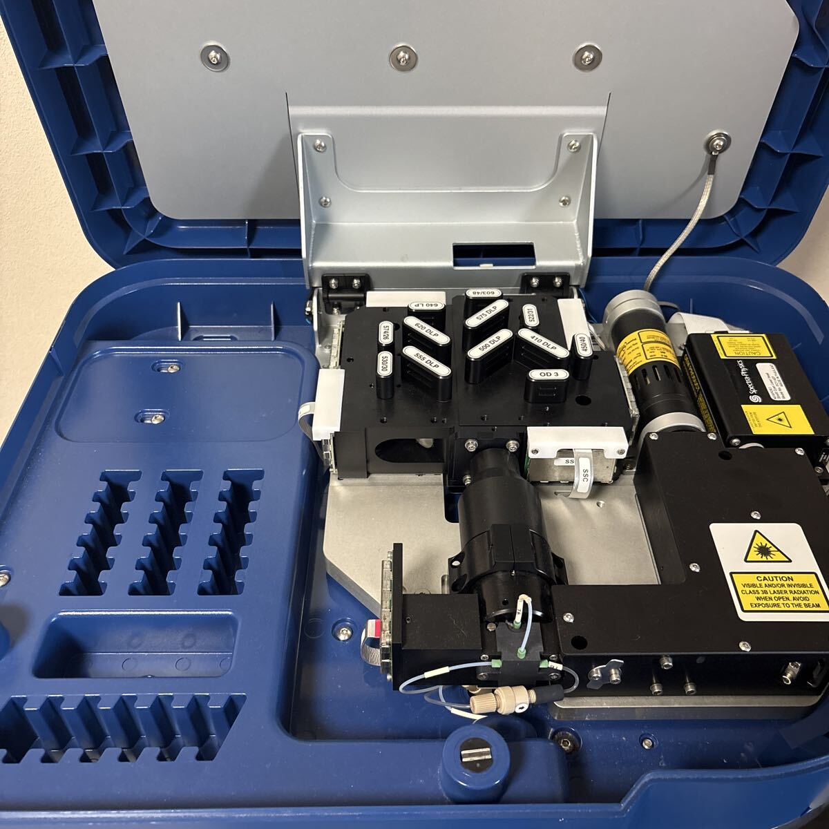 Applied Biosystems Attune Acoustic Focusing Cytometer (as-is) [p1227331076]