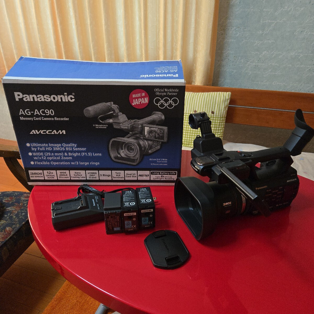 Panasonic AG-AC90 Professional Camera with 4 Batteries and Filter [h1228019019]