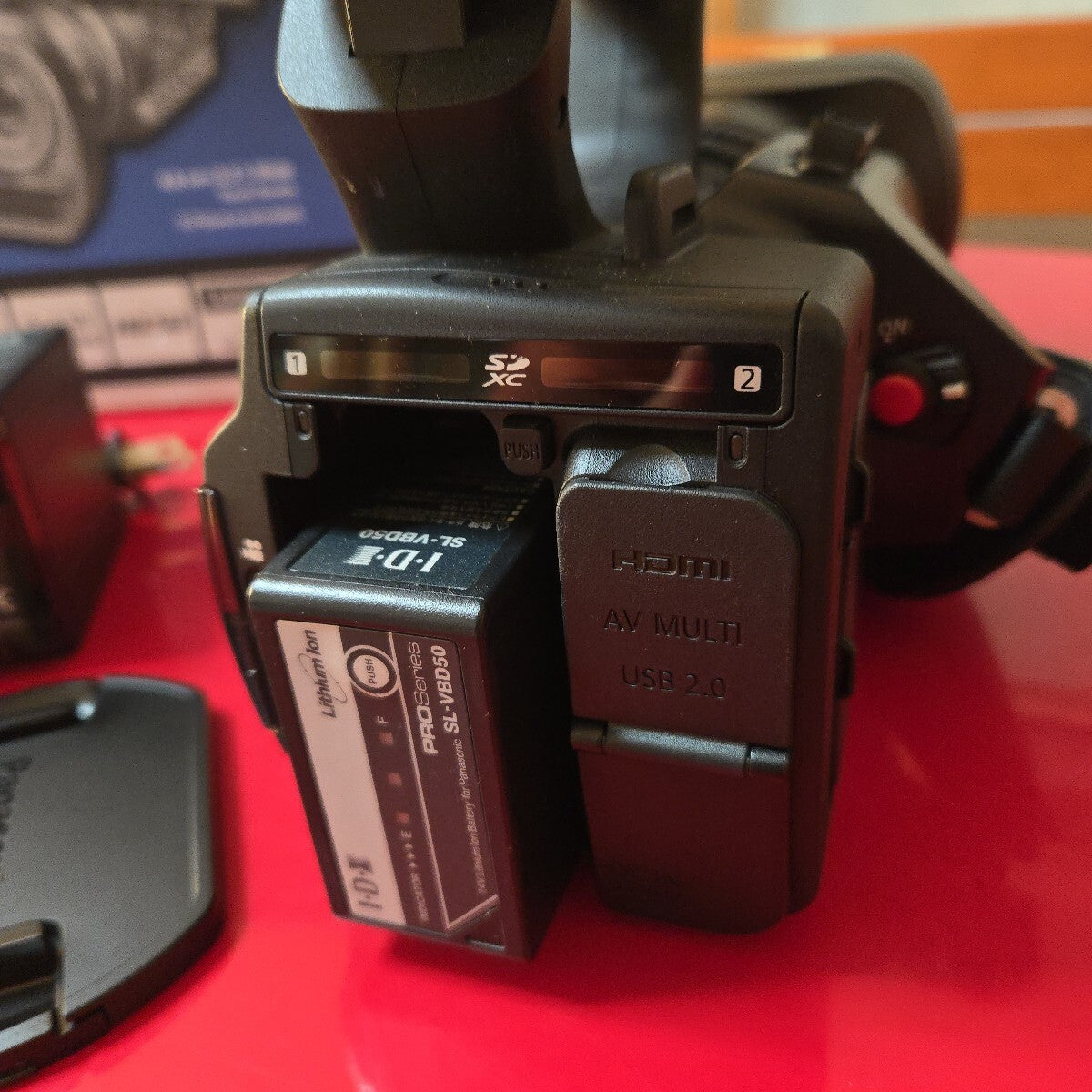 Panasonic AG-AC90 Professional Camera with 4 Batteries and Filter [h1228019019]