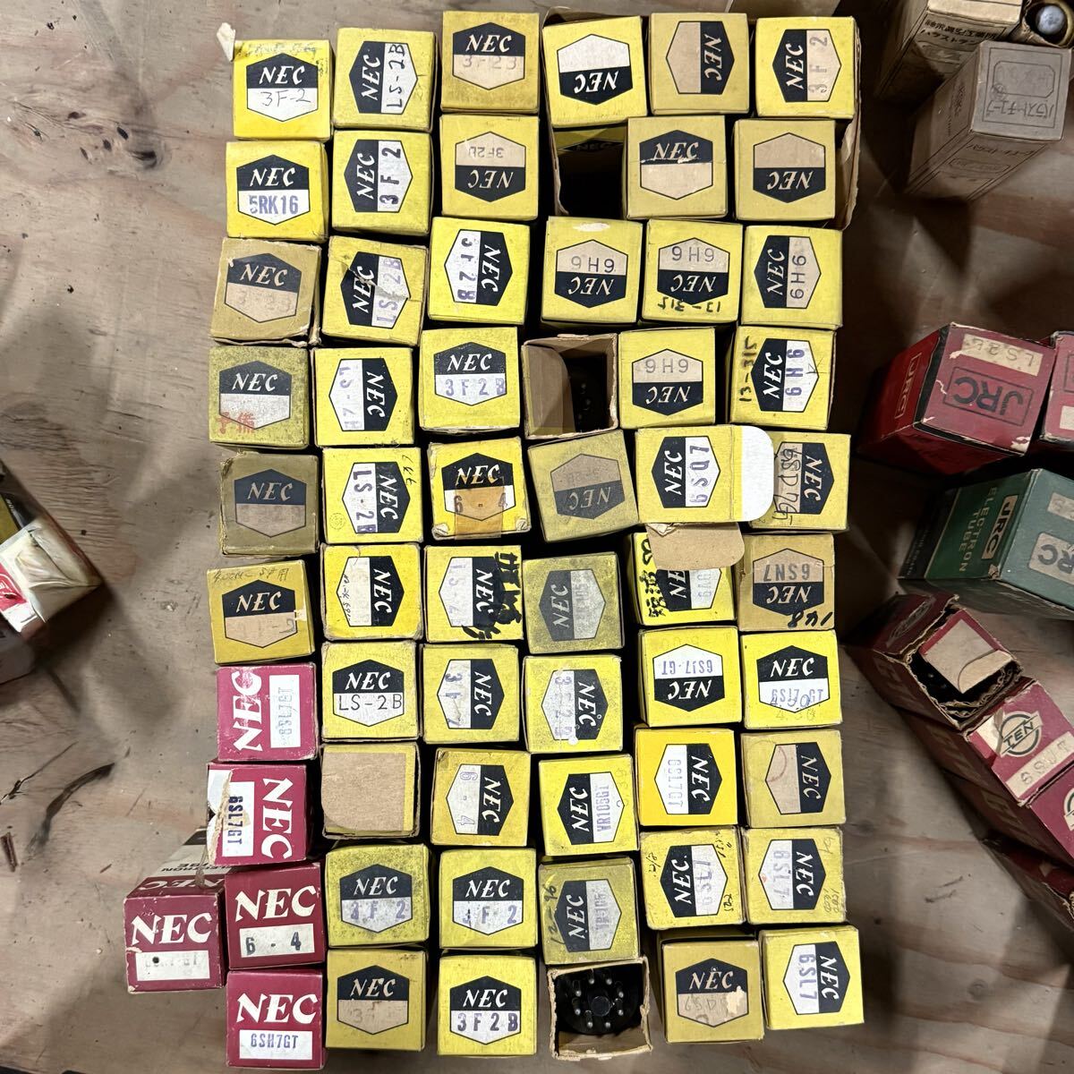 Hitachi RCA Toshiba Mazda NEC Mitsubishi National JRC Vacuum Tubes Lot of 270+ Unverified (untested) [v1228542444]