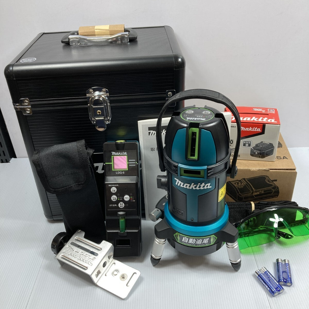 Makita SK507GDZN Full Line Green Laser Level with Receiver [j1229038430]