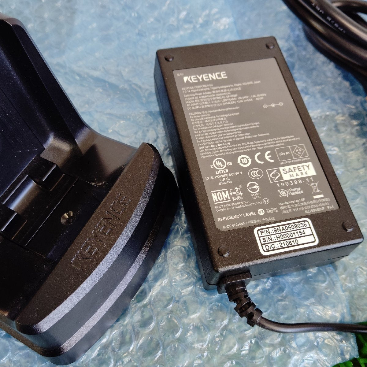 Keyence DX-A400 Handheld Terminal Set 4 pcs, DX-UC4 1 pc, OP-87724 4 pcs, OP-99011 1 pc (open box) [q1232075101]