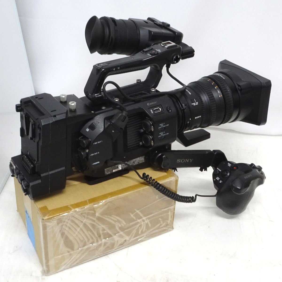Sony PXW-FS7K XDCAM Memory Camcorder with SELP28135G Lens [e1232806590]