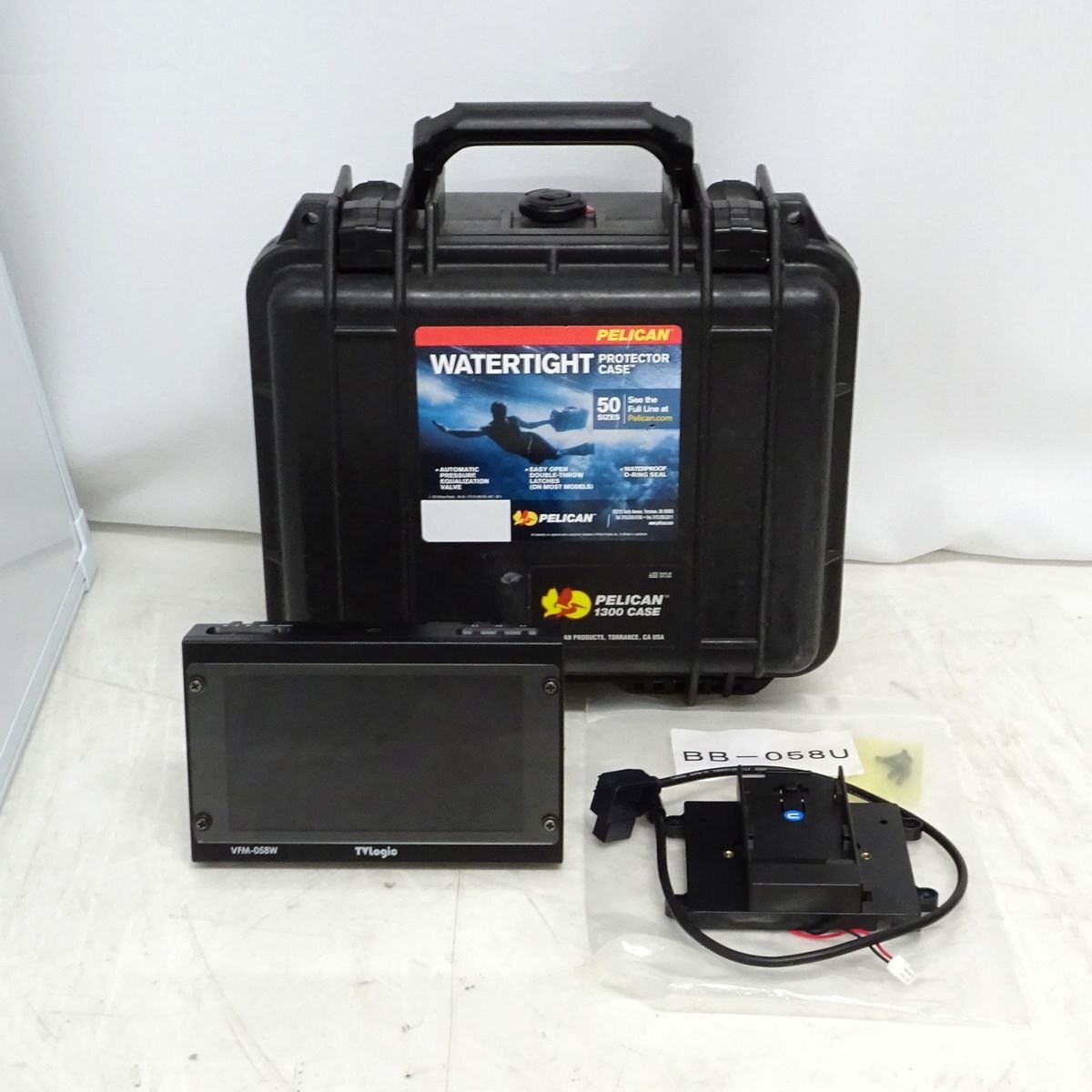 IDX VFM-058W 5.5 inch FHD Viewfinder Monitor 3G/HD/SD-SDI HDMI [1233652917]