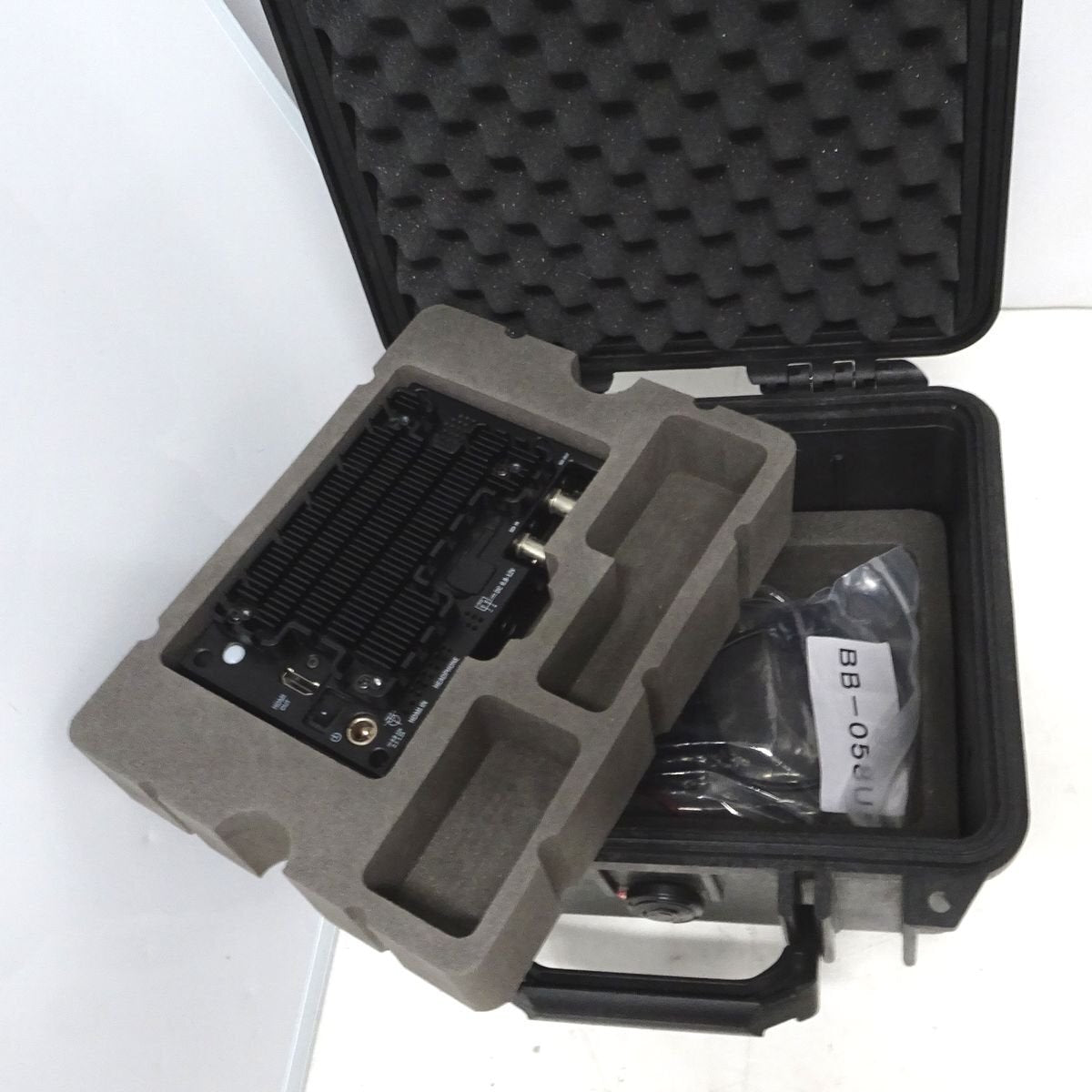 IDX VFM-058W 5.5 inch FHD Viewfinder Monitor 3G/HD/SD-SDI HDMI [1233652917]