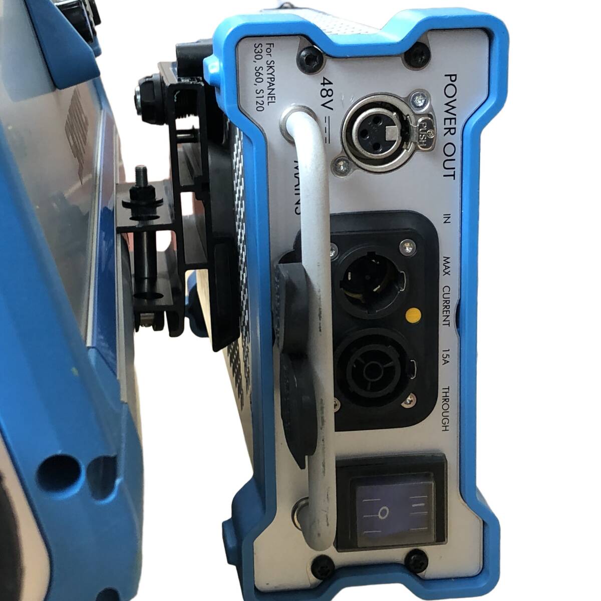 ARRI SkyPanel S60-C LED Light with V-Mount Battery Adapter Plate [m1235801002]