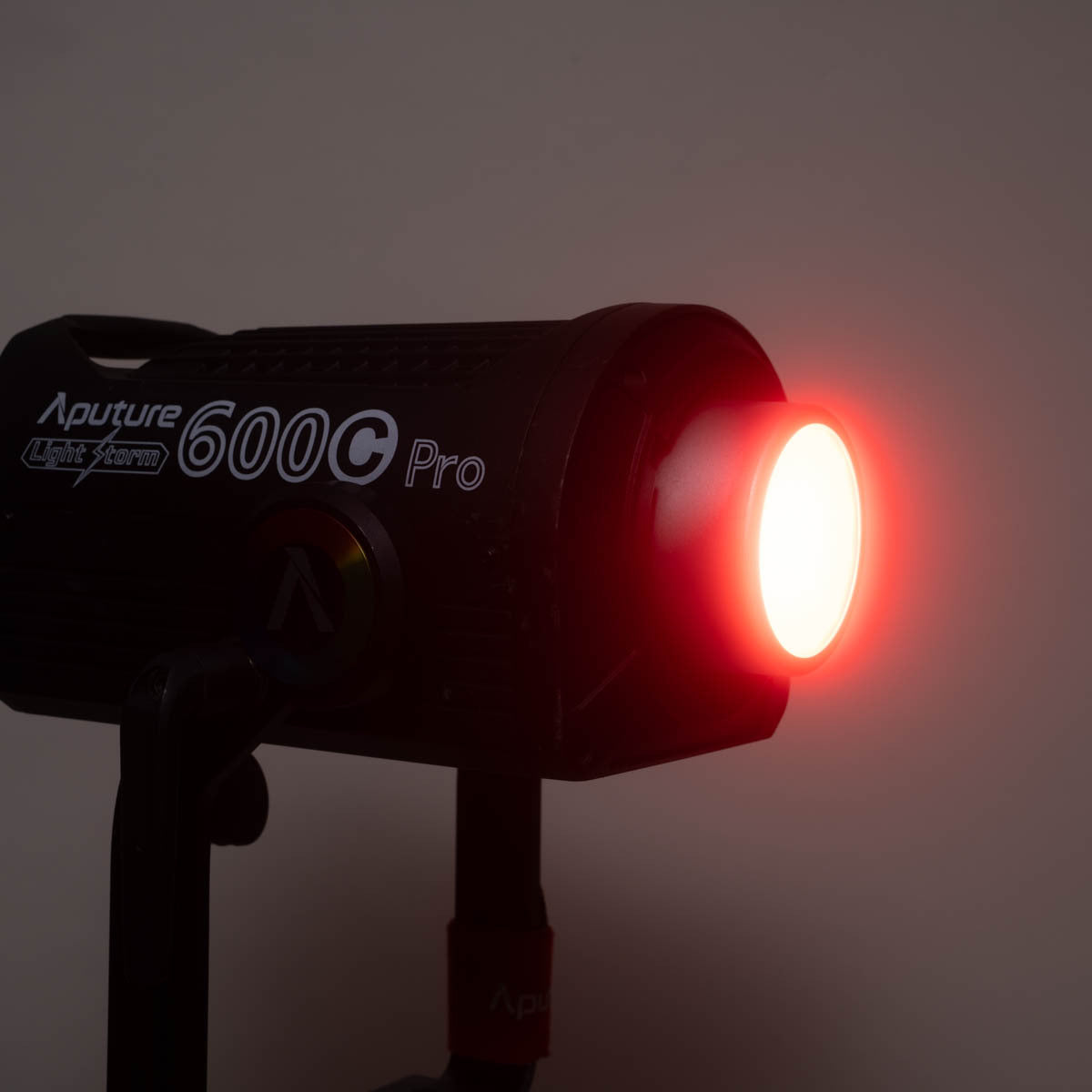 Aputure LS 600c Pro LED Light [e1235810815]