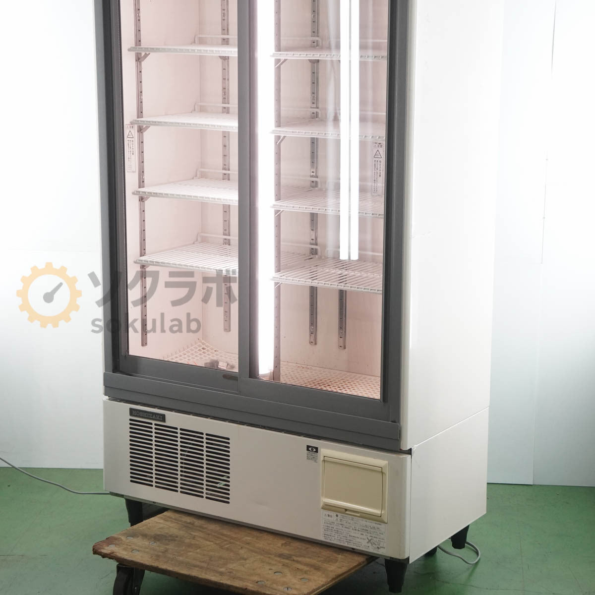 Hoshizaki RSC-90CT Reach-In Refrigerated Showcase 339L [x1236524556]