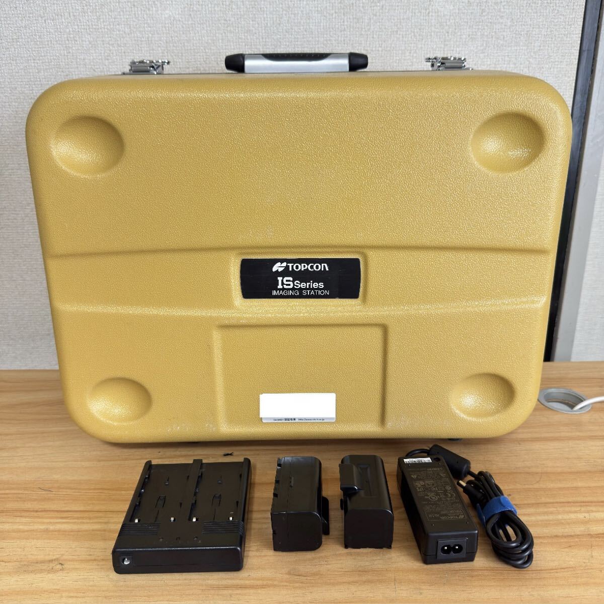 Topcon IS305 Auto Tracking Total Station [b1237070951]