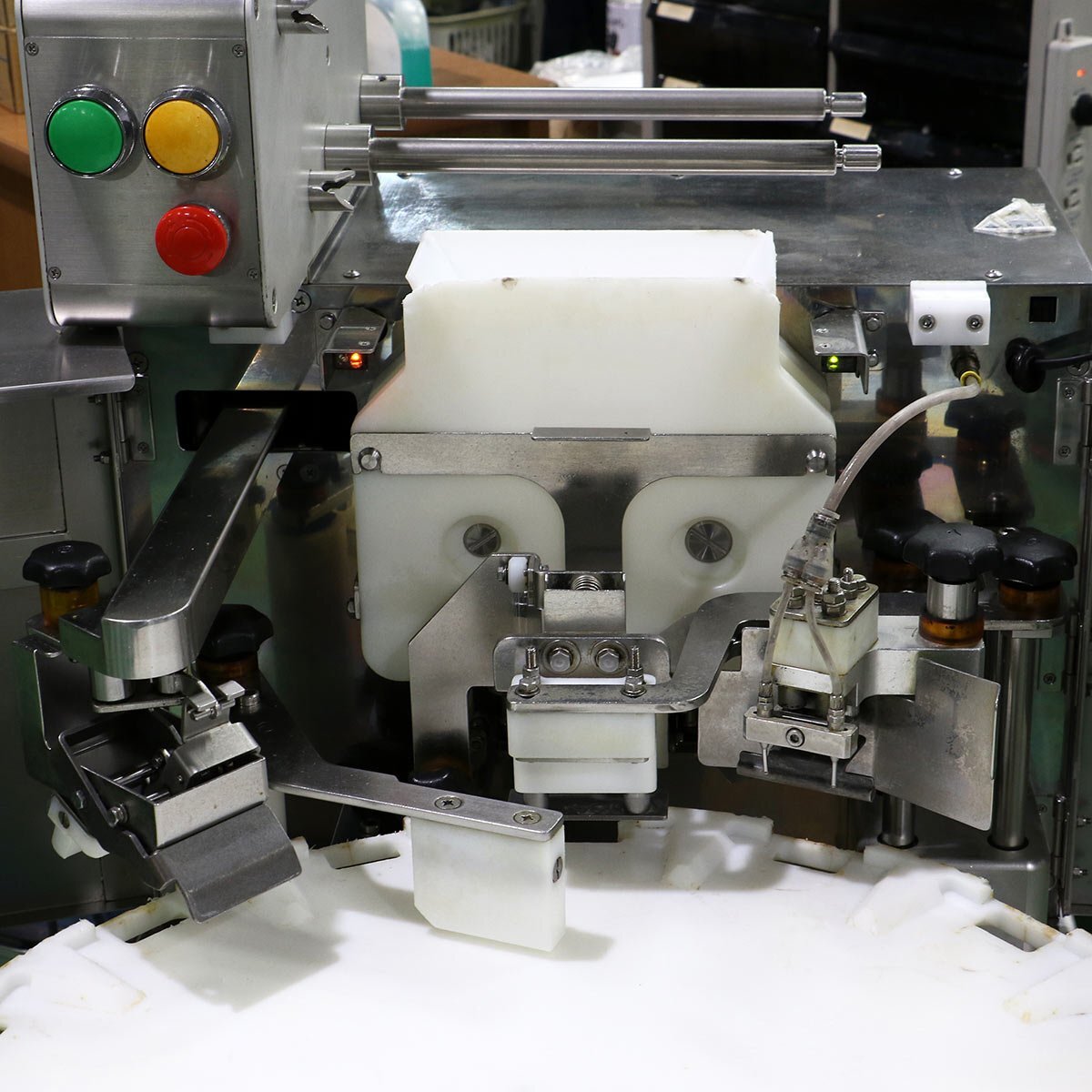 Fuji Seiki NSIN-2400 Compact Automatic Inari Sushi Machine 100V (as-is) [k1237455121]