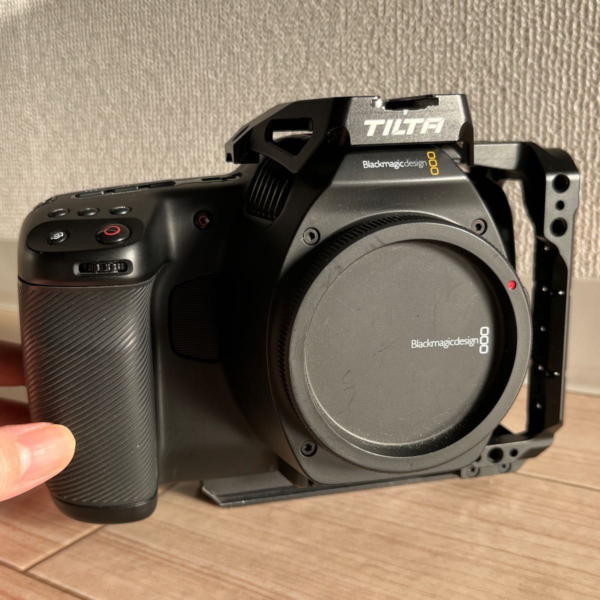 Blackmagic Design Pocket Cinema Camera 6KPro with TILTA Half Cage EF Mount [z649091640]