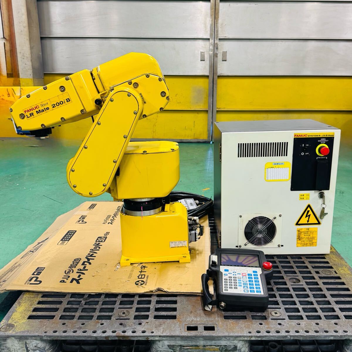 FANUC LR Mate 200iB A05B-1138-B202 Robot with R-J3iB Mate Controller [h1238588540]