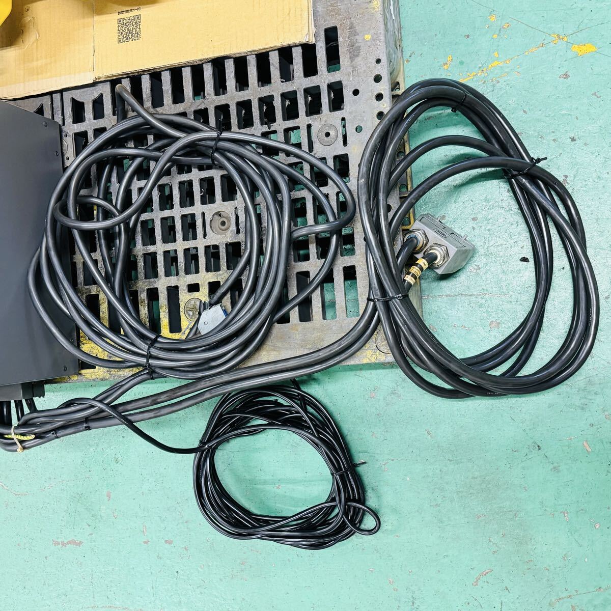 FANUC LR Mate 200iB A05B-1138-B202 Robot with R-J3iB Mate Controller [h1238588540]