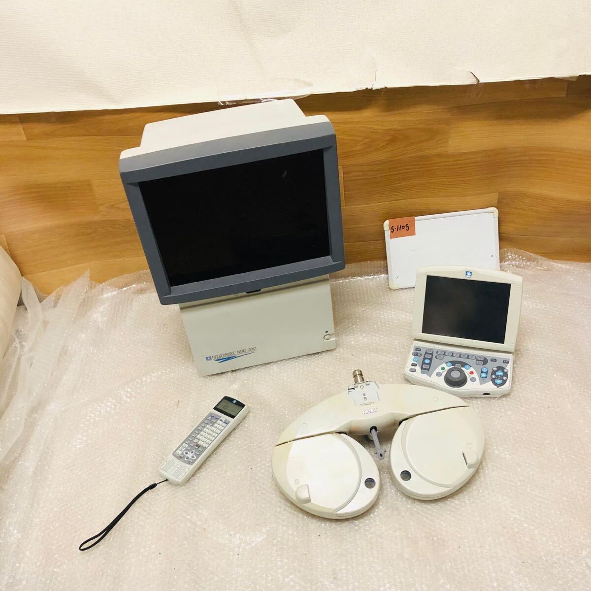 Nidek RT-5100 SSC-330 Type II Space Saving Chart with Remote [w1238894878]