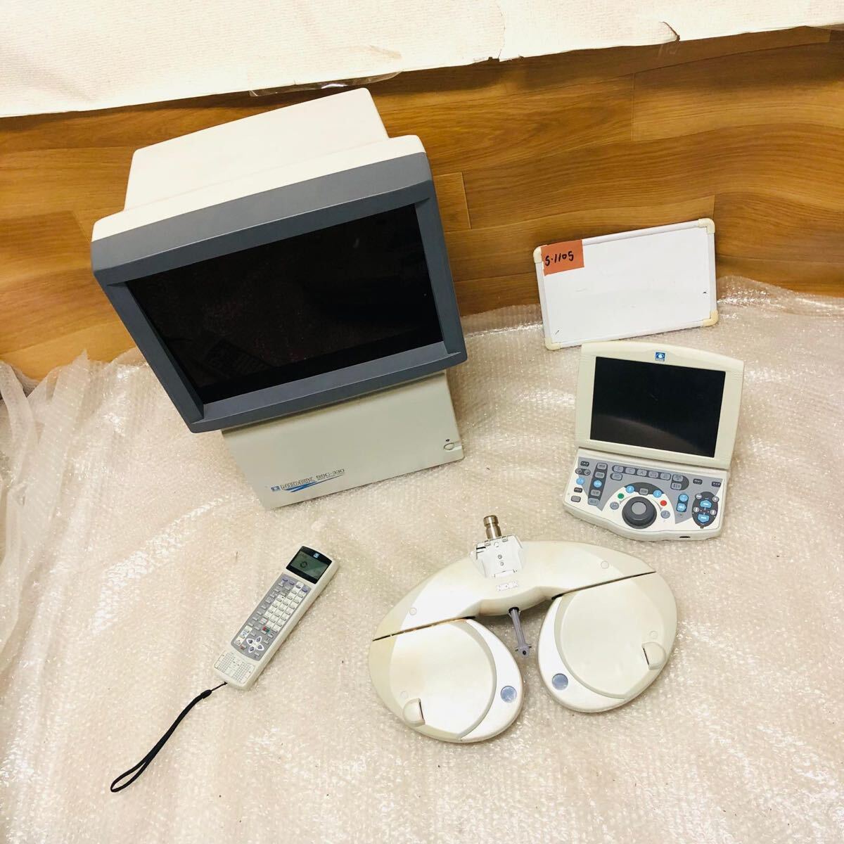 Nidek RT-5100 SSC-330 Type II Space Saving Chart with Remote [w1238894878]