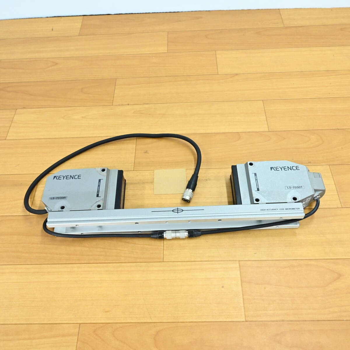 Keyence LS-7030T+LS-7030R Used Equipment 1 Unit [w1240183426]
