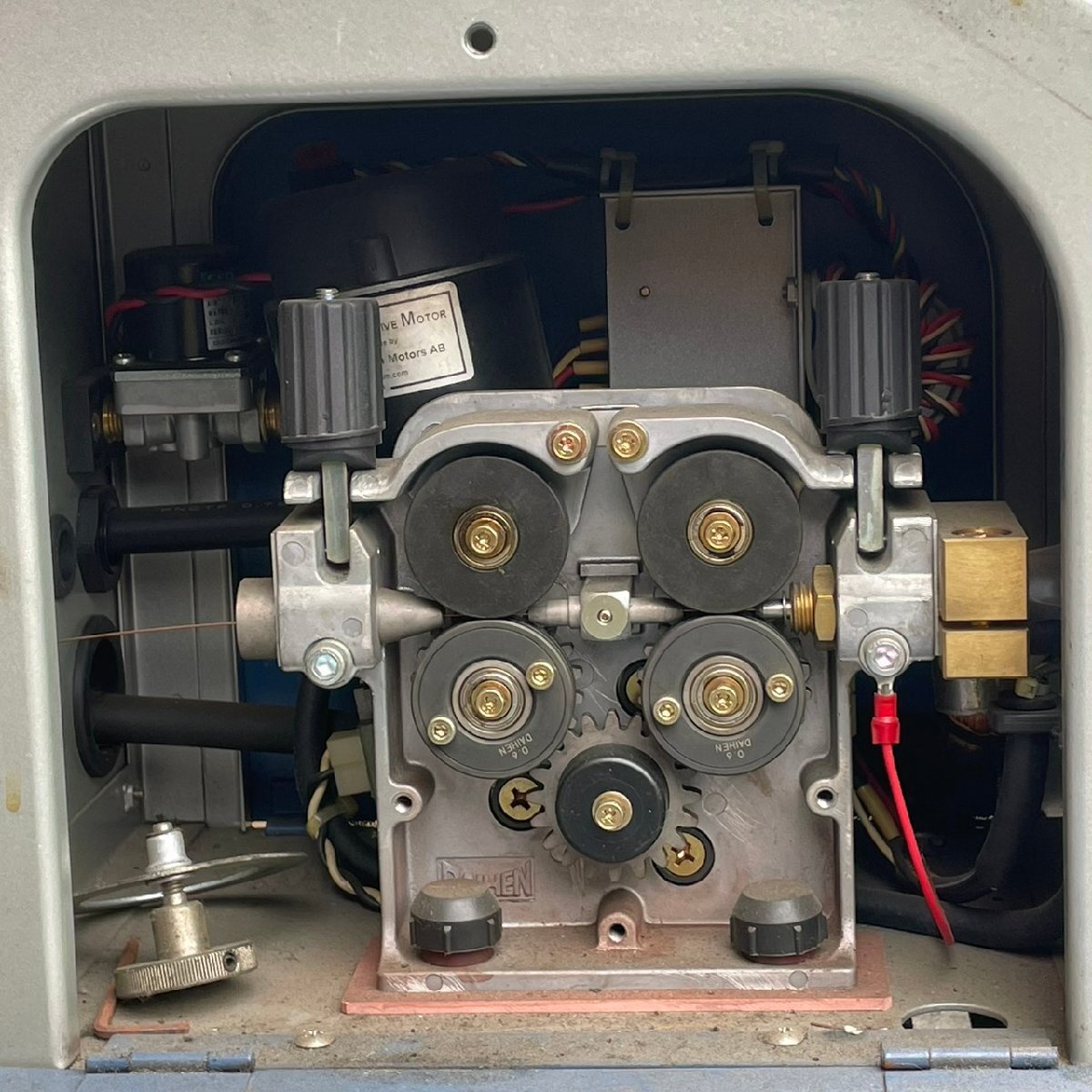 Daihen DM-350 CO2 MAG Semi-Auto Welder with CM-7041 Wire Feeder (as-is) [r1241361560]