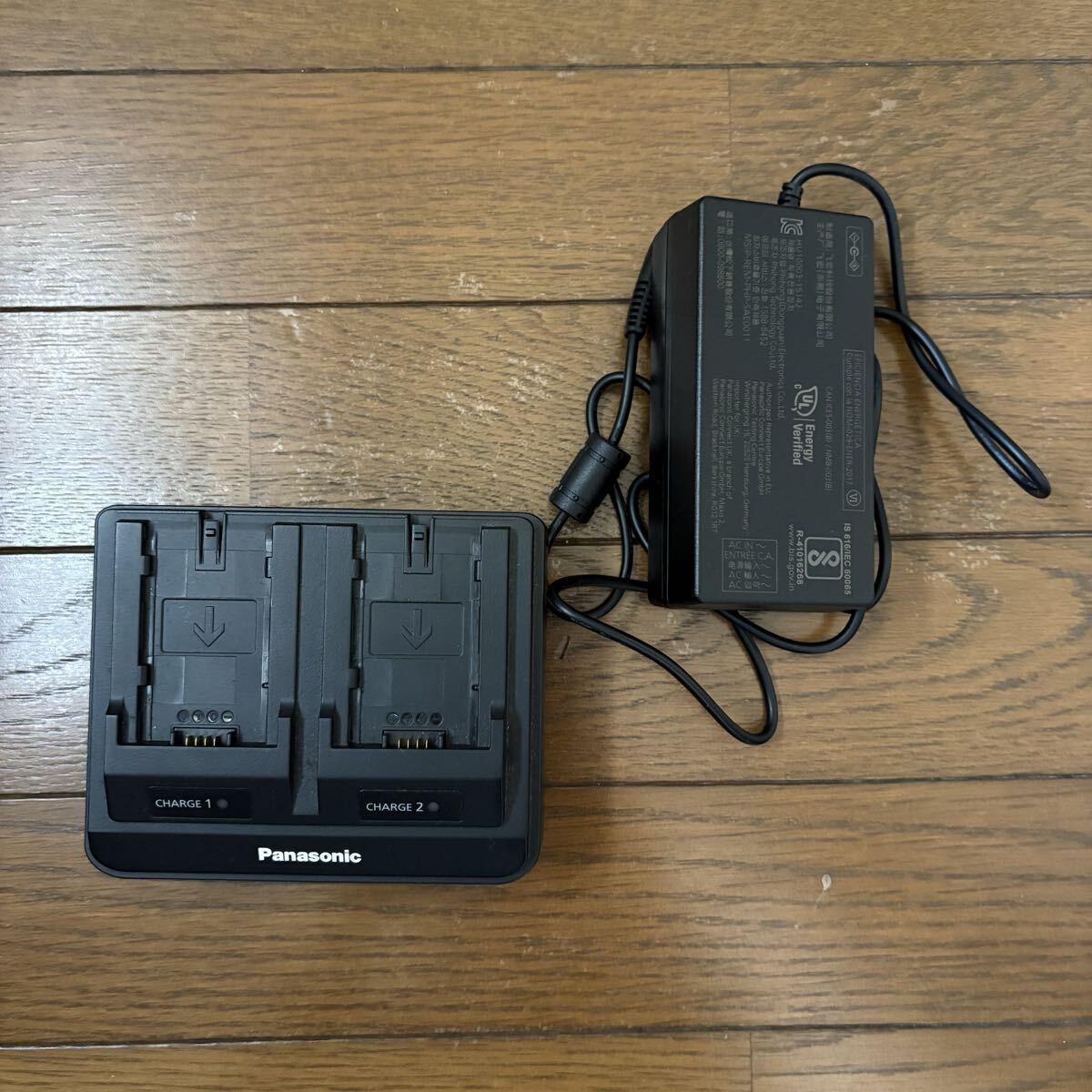 Panasonic HC-X2000 Professional Video Camera 4K with Accessories [f1241900420]